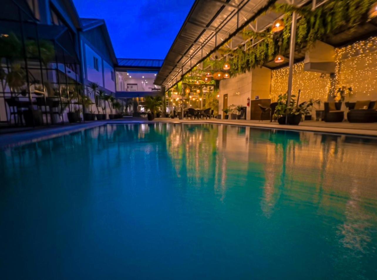 Hotel Halo Angeles City Kültér fotó