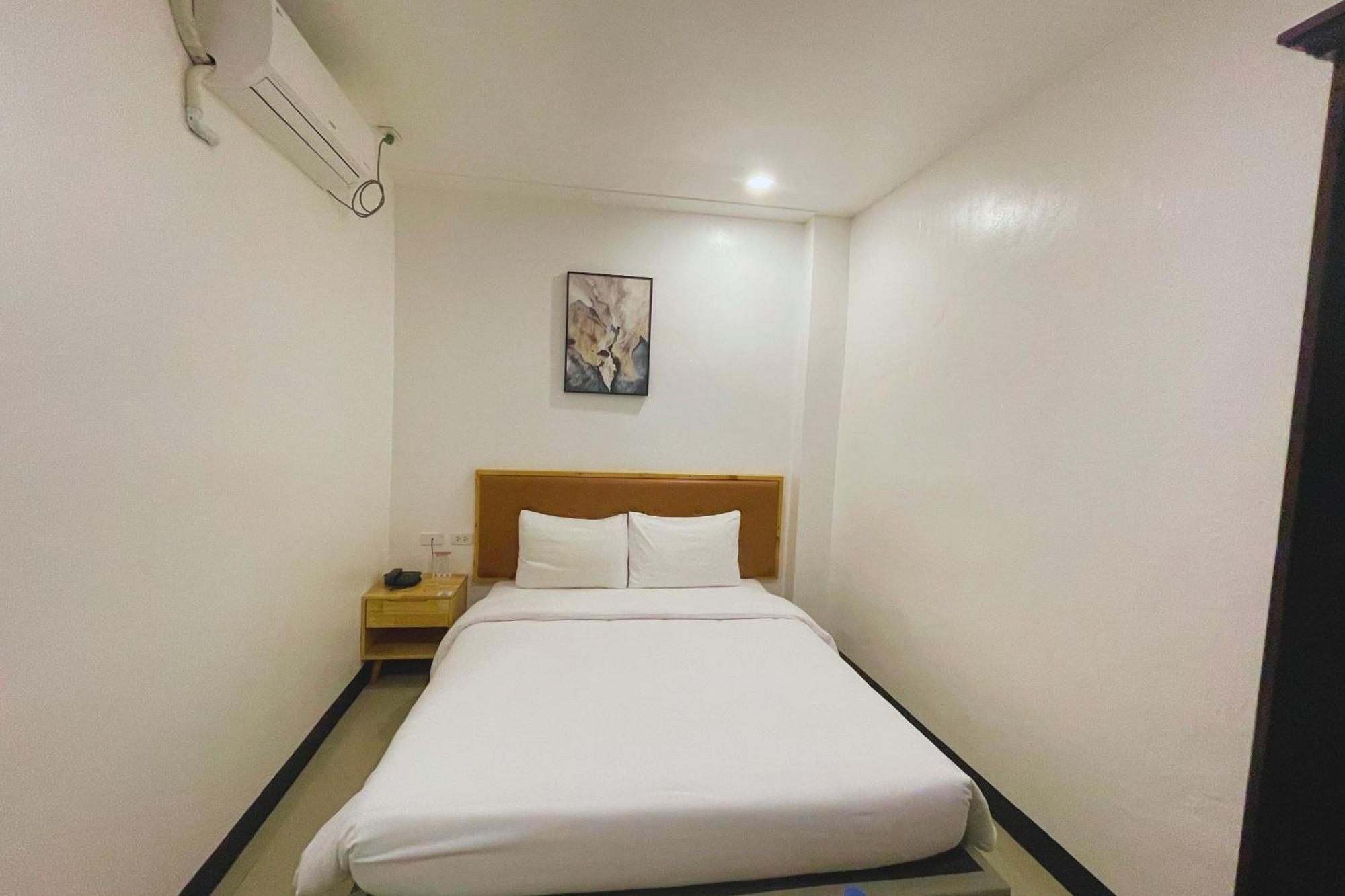 Hotel Halo Angeles City Szoba fotó