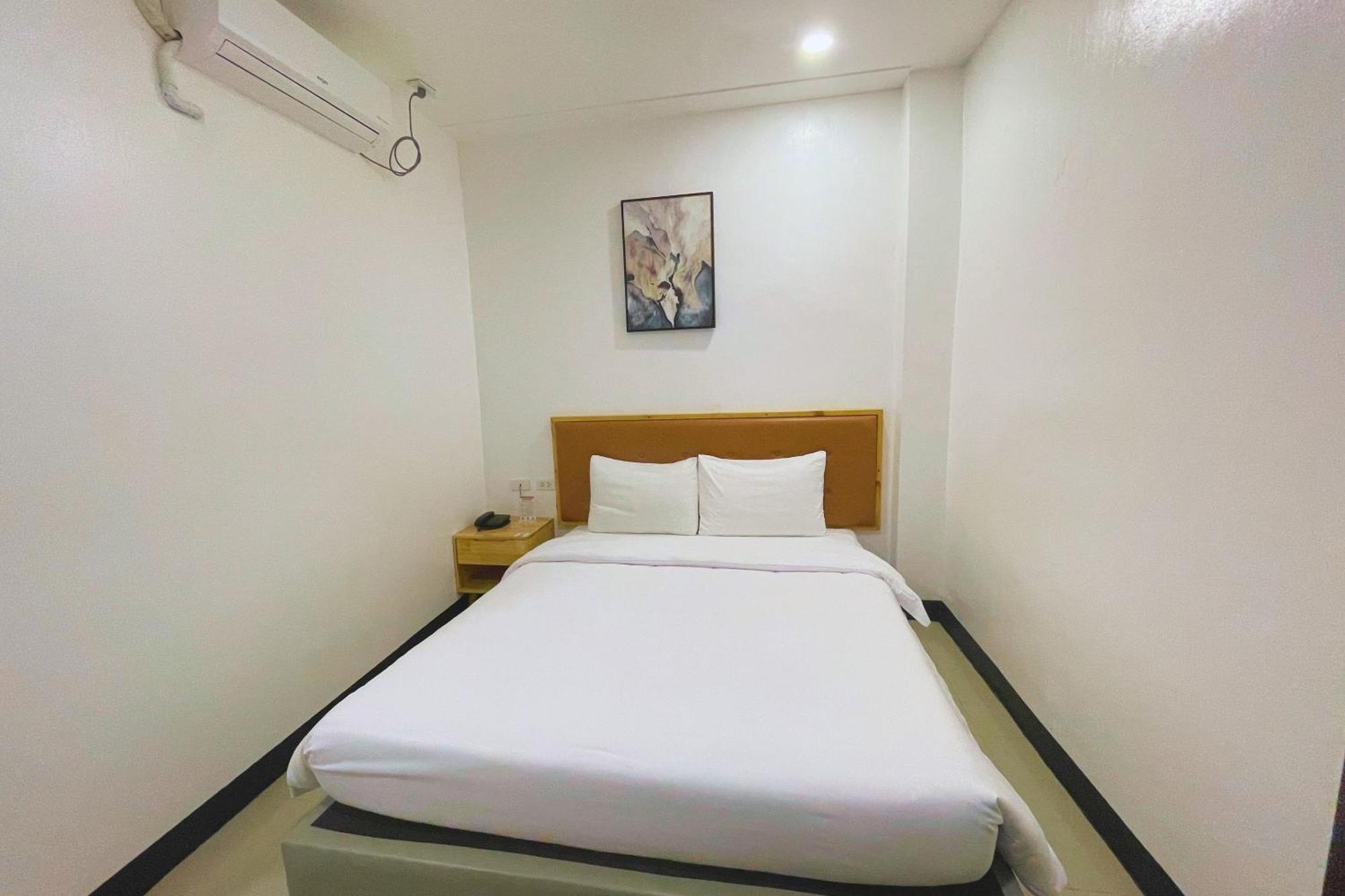 Hotel Halo Angeles City Szoba fotó