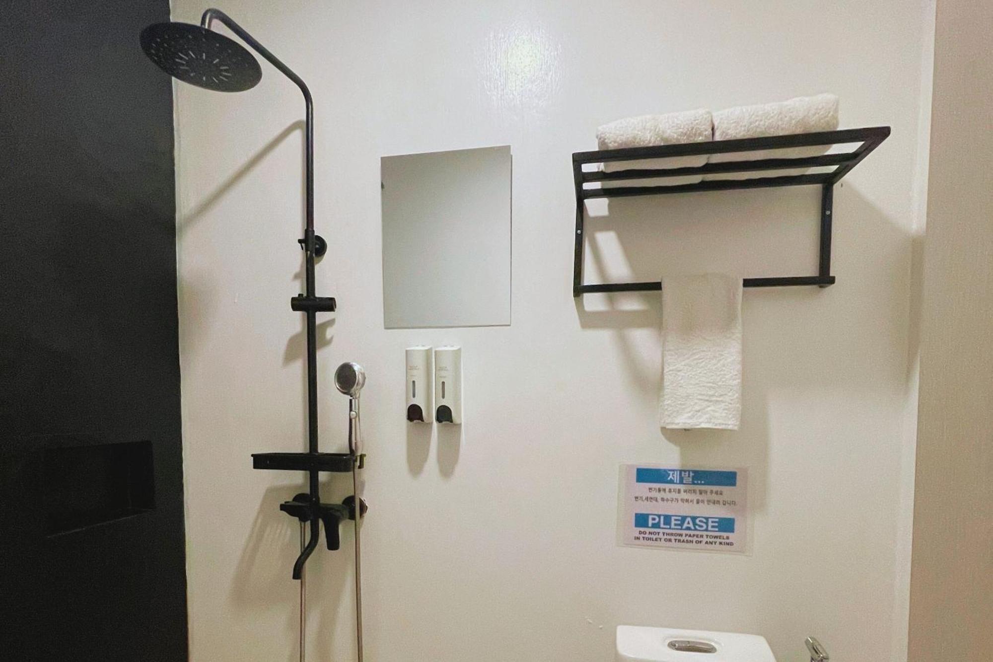 Hotel Halo Angeles City Szoba fotó